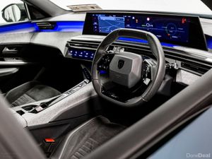 Peugeot 5008 E-GT 72kWh 210HP - 7 Seats - Image 2