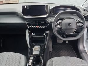 Peugeot 208 Hybrid 110BHP e-DCS6 Allure - Image 4