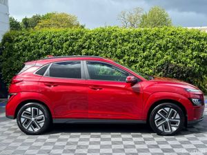 Hyundai KONA PREMIUM EV 65 KWH // SERVICE HISTORY - Image 2