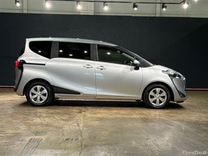 Toyota Sienta 1.5 HYBRID - POWER SLIDNG DOORS - TO - Image 3