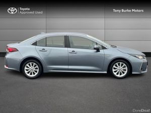 Toyota Corolla Saloon - Luna Edition - 1.8 Hybrid - Image 3