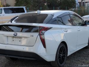 172- Toyota Prius 1.8 Petrol Hybrid - Image 4