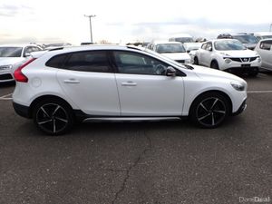 Volvo V40 2.0 D4 CROSS COUNTRY SE LUXURY DIESEL 19 - Image 4