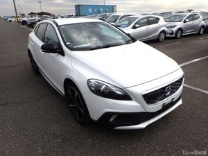 Volvo V40 2.0 D4 CROSS COUNTRY SE LUXURY DIESEL 19 - Image 2