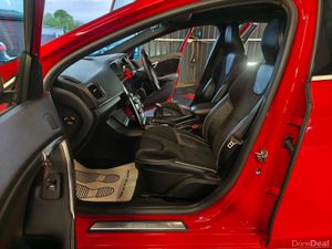 2017 Volvo V40 R-Design Manual Diesel - Image 4