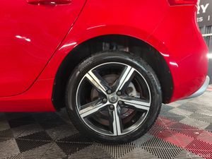 2017 Volvo V40 R-Design Manual Diesel - Image 3