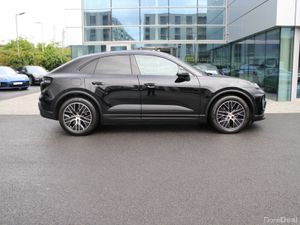 Porsche Macan Macan 4 - Image 4