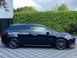 Toyota Corolla WXB TOURING 1.8 HYBRID // ADAPTIVE - Image 2