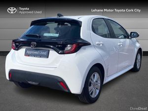 Toyota Yaris YARIS HYBRID 1.5 LUNA - Image 2
