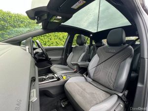 Volkswagen ID.5 STYLE PRO // PAN ROOF // APPLE CAR - Image 2
