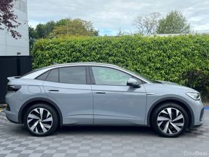 Volkswagen ID.5 STYLE PRO // PAN ROOF // APPLE CAR - Image 3