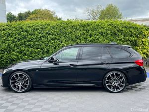 BMW 3-Series 320d M-SPORT COMPETITION TOURING // S - Image 3
