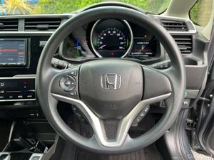 Honda Fit F-PACKAGE 1.5 HYBRID // REVERSE CAMERA / - Image 4