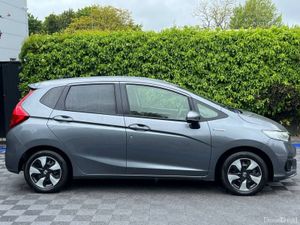 Honda Fit F-PACKAGE 1.5 HYBRID // REVERSE CAMERA / - Image 2