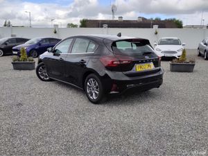 Ford Focus TITANIUM 1.5 DIESEL - Image 4