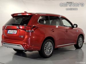 Mitsubishi Outlander 2.4L Plug-in EV S-Edition 5 s - Image 3