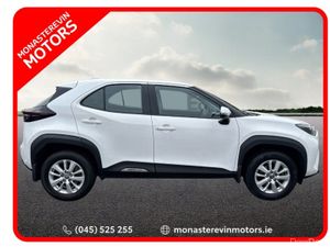 Toyota Yaris Cross CR LUNA 4DR AUTO - Image 3