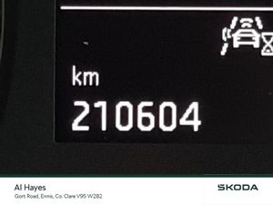 Skoda Karoq **1 OWNER ONLY**1.6TDI 115BHP AMBITION - Image 4