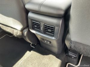 Toyota RAV4 - New Generation - Luna Edition - 2.5 - Image 2