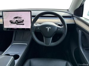 Tesla Model Y Long Range Awd - Image 4