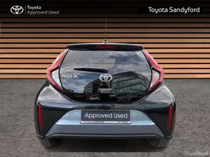 Toyota Aygo X TOP SPEC DESIGN // REAR CAMERA WITH - Image 4