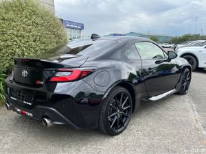 Toyota GR86 RZ 2.4 PETROL MANUAL //RARE//HEATED SE - Image 4