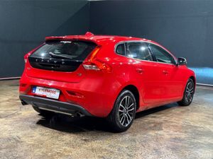 Volvo V40 1.5 AUTOMATIC - FACTORY ALLOYS - REAR CA - Image 4