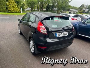 Ford Fiesta TITANIUM 1.0 65PS 5 Door - Image 4