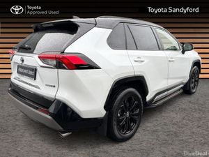 Toyota RAV4 SPORT HYBRID WITH EXTRAS // HEATED LEA - Image 2