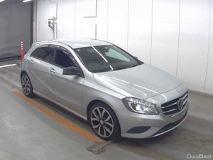 MERCEDES A180 NIGHT EDITION AUTO 2015 - Image 4