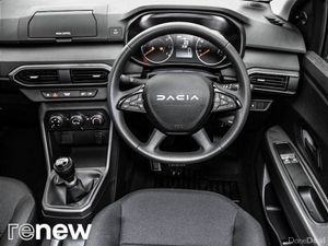 Dacia Sandero Essential TCe 90 5Sp NBI - Image 2