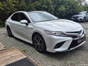 Toyota Camry Hybrid Full leather Pan Roof 2019 - Image 2