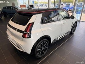 Renault 5 E-Tech Hatchback Techno + - Image 4