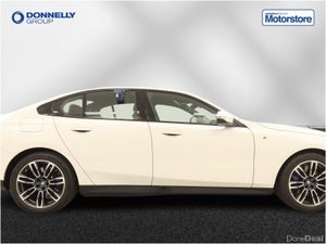 BMW i5 Saloon M Sport - Image 3