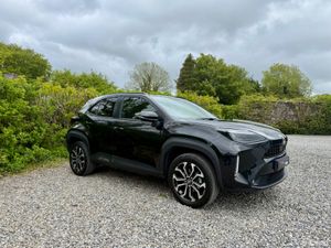 2024 Toyota Yaris Cross 1.5 Hybrid Luna Automatic - Image 3