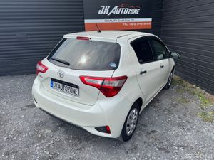Toyota Yaris VITZ 1.0 AUTO - Image 4