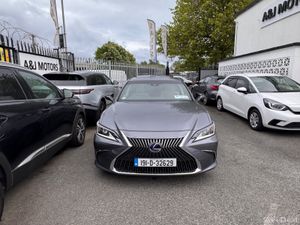 2019 Lexus ES 2.5 300H Hybrid Automatic - Image 4