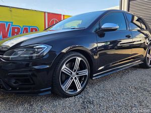 Volkswagen Golf R 2017 7.5 2.0 PETROL DSG - Image 3