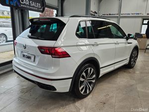 231 VOLKSWAGEN TIGUAN R-LINE W/BLACK EDITION STYLI - Image 3