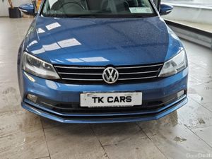 17 VOLKSWAGEN JETTA AUTOMATIC 2.0 DIESEL - Image 4