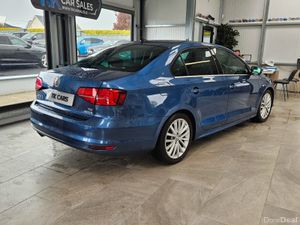 17 VOLKSWAGEN JETTA AUTOMATIC 2.0 DIESEL - Image 3