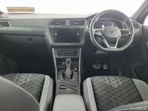 Volkswagen Tiguan Tiguan R-Line Black Edition  TSi - Image 4