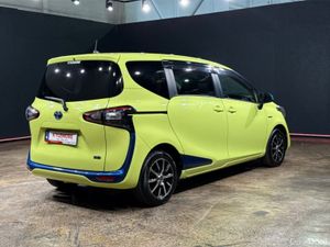 Toyota Sienta 1.5 HYBRID - 7 SEATER - ALLOY WHEELS - Image 4