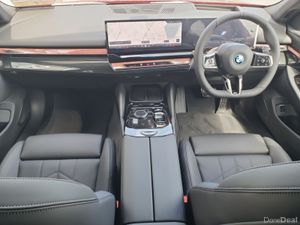 BMW 5-Series 530e - Image 4