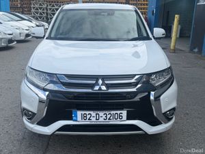2018 Mitsubishi Oulander Phev G / Premium Package - Image 2