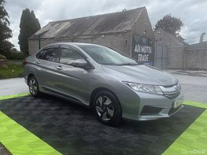 Honda Grace 2016 Hybrid Low Mileage - Image 3