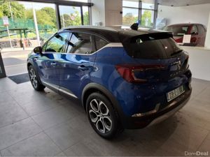 Renault Captur TECHNO E-TECH Hybrid - Image 3