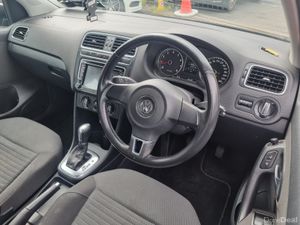 Volkswagen Polo  Automatic 2014 - Image 4