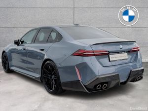 BMW M5 M5 PHEV 4DR AUTO + M Performance Carbon Kit - Image 2
