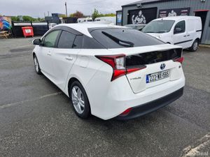 2022 Toyota Prius 1.8L Hybrid Low Miles Automatic - Image 3